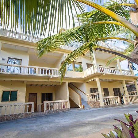 Watamu Gk Palms Hotel Exterior photo