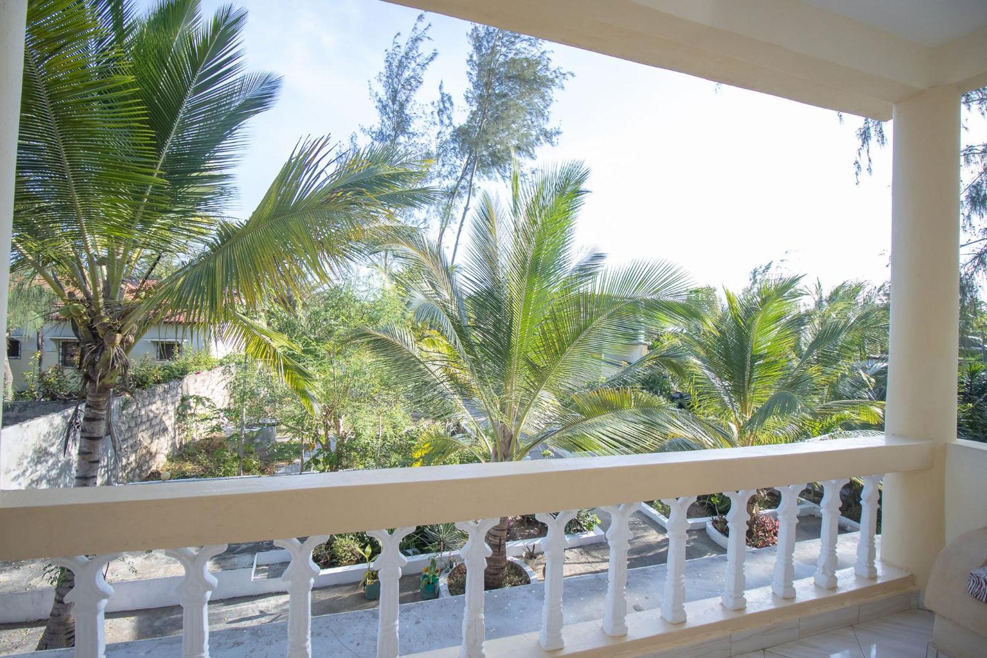 Watamu Gk Palms Hotel Exterior photo